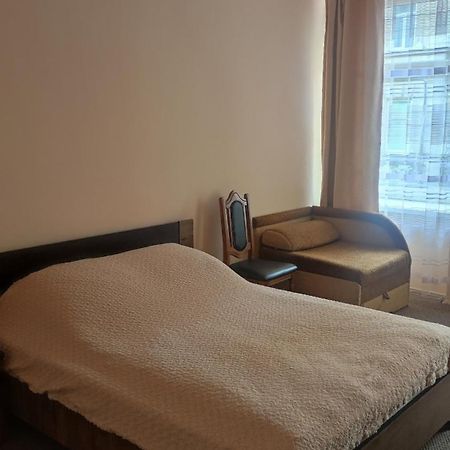 Apartment On Sheptytskyh 27 إلفيف المظهر الخارجي الصورة
